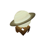 Cargar imagen en el visor de la galería, Lámpara de noche planeta Gadgets &amp; Fun Lámpara diseño de saturno con control inalambrico.
